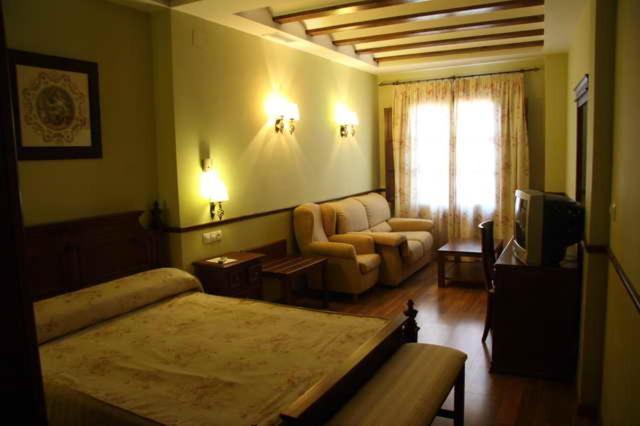 Hotel El Mano Huéscar Oda fotoğraf